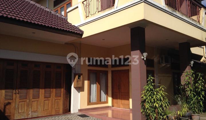 Rumah Mewah 2 Lantai Belakang Happy Puppy Ringroad Utara Caturtunggal Depok Sleman Yogyakarta