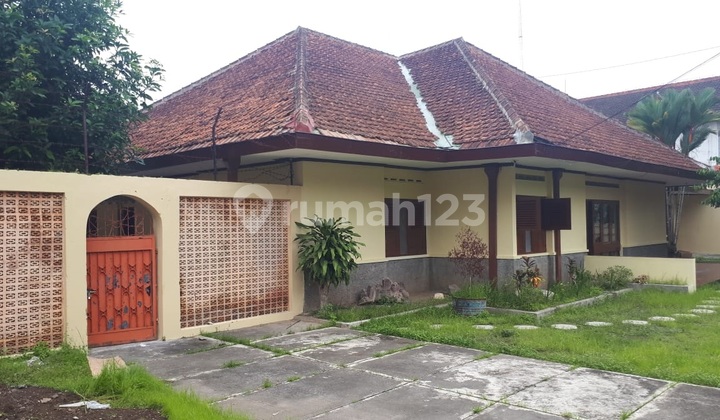 Spacious, Beautiful, and Comfortable House in Condongcatur, Sleman, Yogyakarta Spacious, Beautiful, and Comfortable House in Condongcatur, Sleman, Yogyakarta