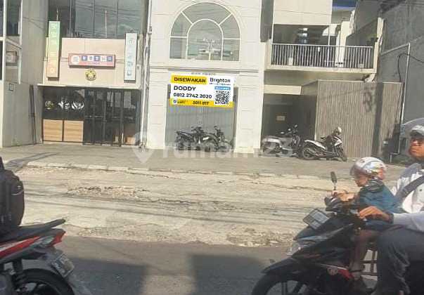 Ruko 2 Lantai Strategis Jl Demangan Baru Samping Sushi Hasha dan Chosan Coffee Caturtunggal Depok Sleman Yogyakarta