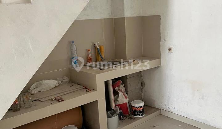 For Sale: 2.5-Story Strategic Shop House on Jalan Laksda Adisucipto, Demangan, Gondokusuman, Yogyakarta 2