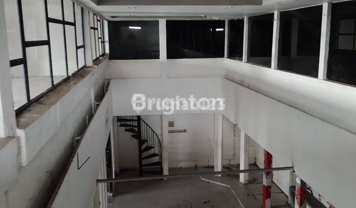 RUKO DEKAT UGM DIAPIT RESTORAN INTERNASIONAL DI JALAN KALIURANG SLEMAN YOGYA