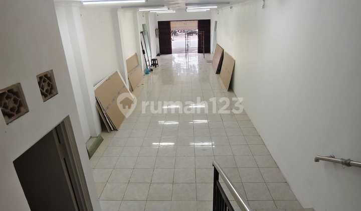Strategic 2-Story Shophouse Located on Jl Babarsari, Depok, Sleman, Yogyakarta Strategic 2-Story Shophouse Located on Jl Babarsari, Depok, Sleman, Yogyakarta