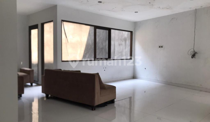  Rumah 3 Lantai Bagus di Pejaten 2