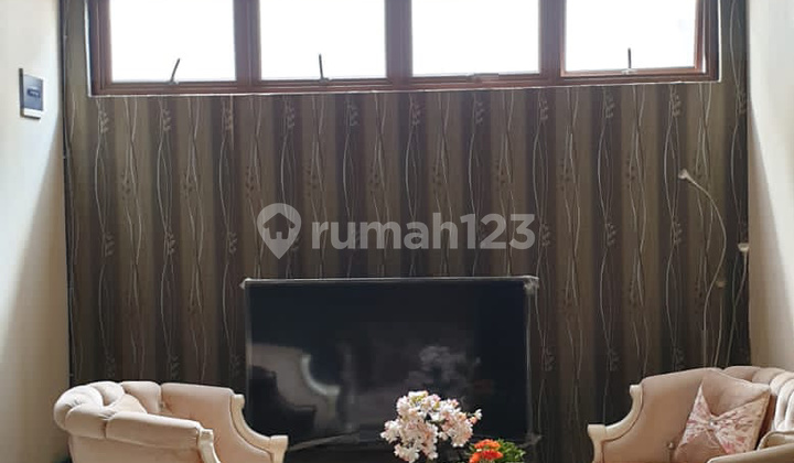  Rumah Semi Furnished Bagus di Bintaro dan Strategis