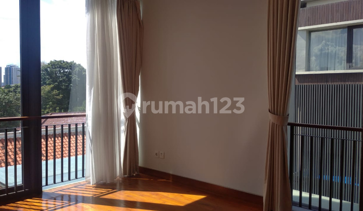  Rumah Bagus dan kece di Cilandak,  SHM - Sertifikat Hak Milik 2