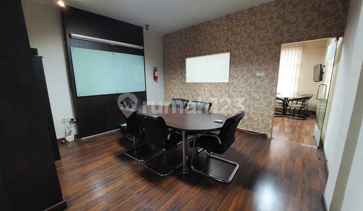 Ruko Bagus dan Sangat Strategis, sudah SHM di Jakarta Selatan Ruko Bagus dan Sangat Strategis, sudah SHM di Jakarta Selatan