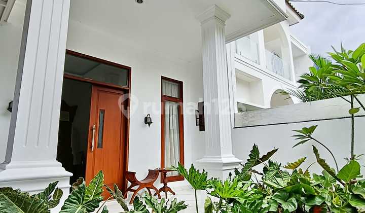 Rumah Bagus dan Strategis 2 Lantai Sudah SHM di Daerah Bintaro Rumah Bagus dan Strategis 2 Lantai Sudah SHM di Daerah Bintaro