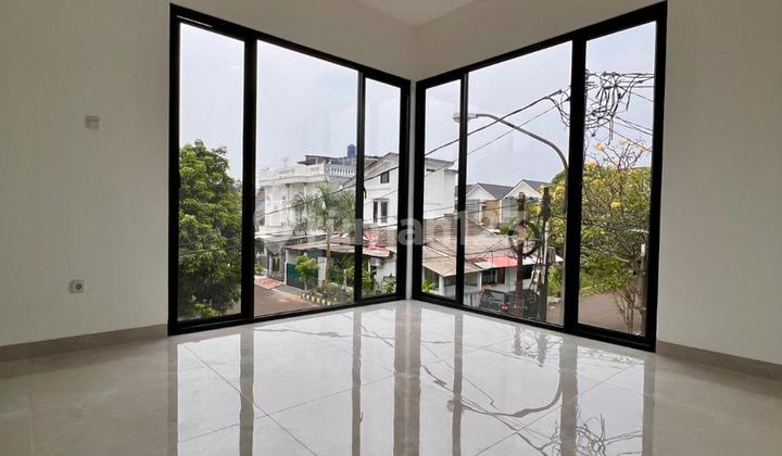 Good Ready-to-Occupy Hook House with Strategic Location, Already Has SHM in Bintaro