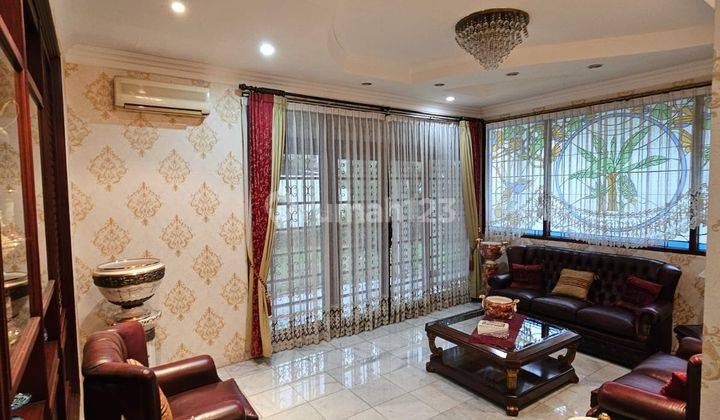 Rumah Bagus Dan Strategis Sudah Semi Furnished Dan SHM di Ciputat Timur  1