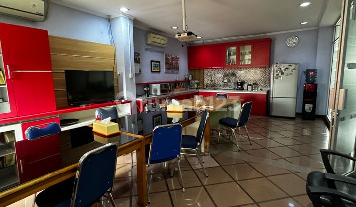 Gedung Mini Strategis Banget, Terawat dan Bagus sudah HGB di Cikini