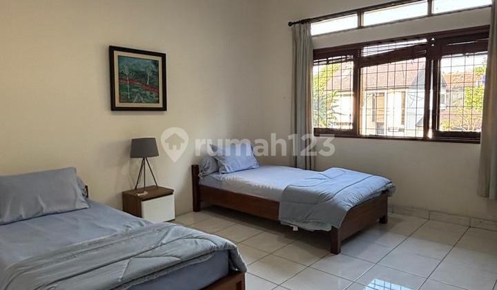 Nice and Strategic House Near Everything with SHM Certificate Nice and Strategic House Near Everything with SHM Certificate