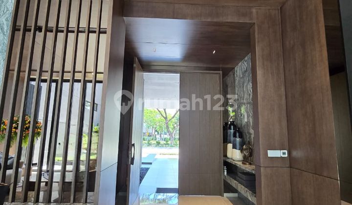 Good and Luxurious Villa in BSD, Semi Furnished near anywhere