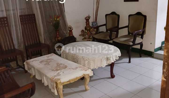 Rumah Vintage Bagus dan Sudah SHM di Jakarta Selatan