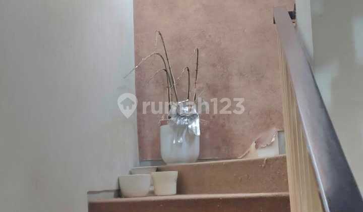 Rumah Bagus dan Strategis, sudah SHM dan Semi Furnished di Ciputat  2