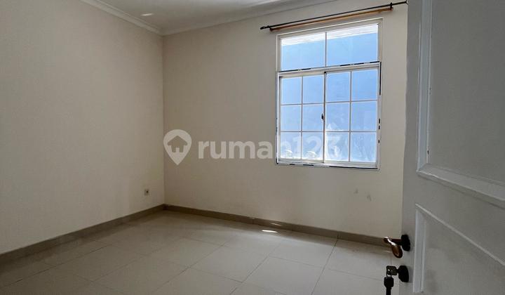 Disewakan Rumah Garden House 8x17m2 2lt Pantai Indah Kapuk Penjaringan Jakarta Utara 2