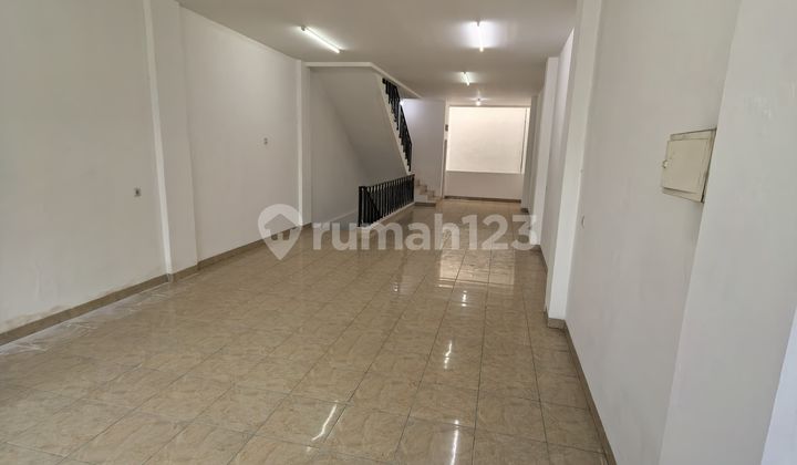 For Rent: Ruko Taman Sari 4.5x20m2 West Jakarta For Rent: Ruko Taman Sari 4.5x20m2 West Jakarta