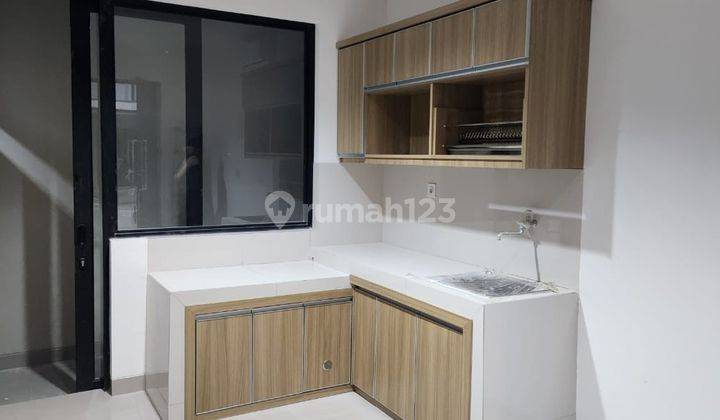 Sewa FuLL Furnished Rumah 4.5x10m2 2lt Pantai Indah Kapuk 3 1