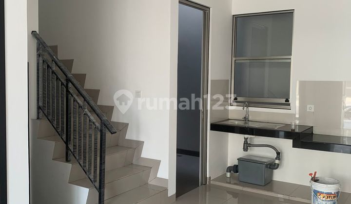 Disewakan Rumah 6X12.5m2 2Lt Pantai Indah Kapuk Penjaringan Jakarta Utara 2