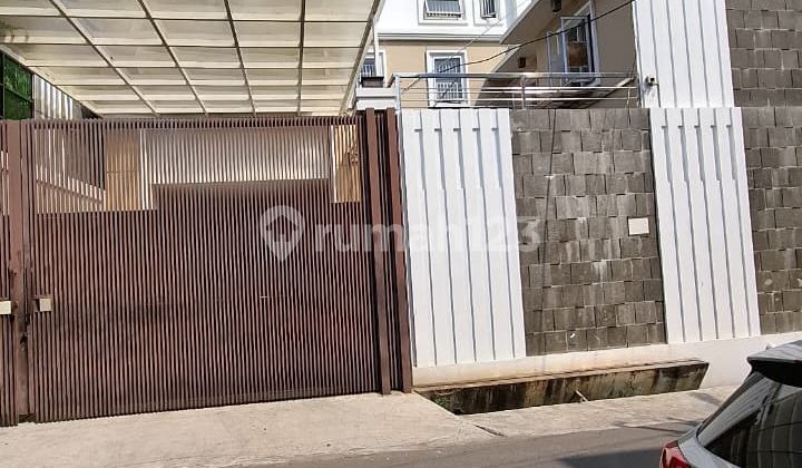 Dijual Rumah Jelambar 15X21m2 5Lt Semi Furnished Jelambar Jakarta Barat