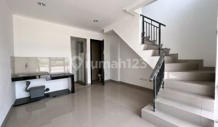 For Rent: 4.5x10m2 2-story House in Pantai Indah Kapuk, Tangerang, Banten