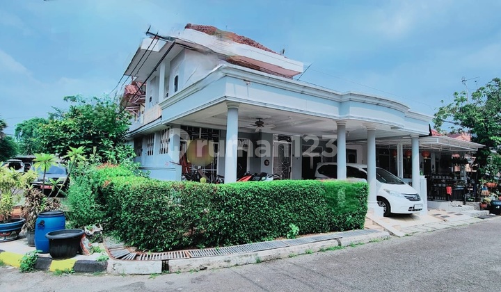 Rumah Hook 2 Lantai Taman Ubud Indah Lippo Karawaci