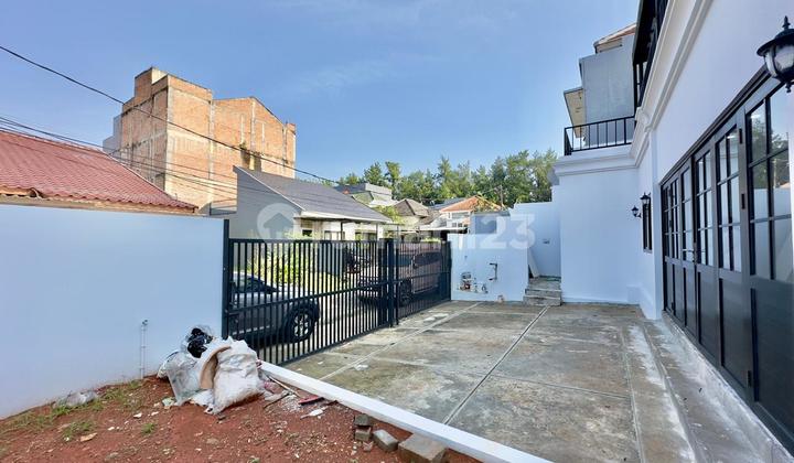 Self Build House at Griyaloka Bsd City, Classic Tropical 2