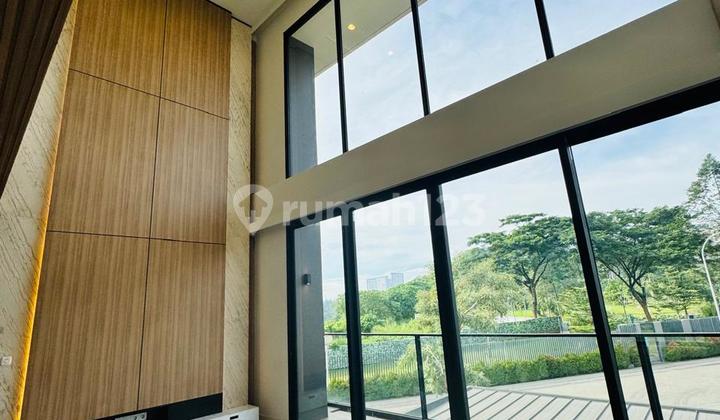 Premium Laurel House at Navapark BSD City, View of Botanical Park 2