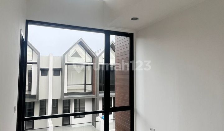 For Rent Osaka House, 3 Floors with AC, Beautiful House in Pantai Indah Kapuk 2.