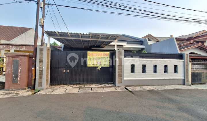 Di Sewakan Rumah/Kantor/Resto/Mess/Gudang 2 lantai Strategis Dekat Jalan Raya Jatiwaringin Di Sewakan Rumah/Kantor/Resto/Mess/Gudang 2 lantai Strategis Dekat Jalan Raya Jatiwaringin