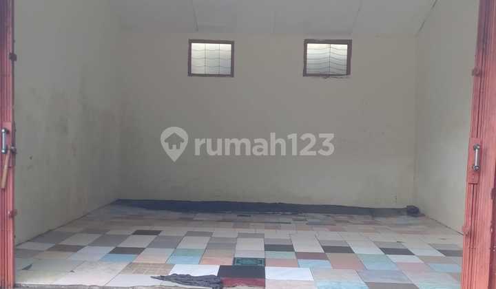 Disewakan Ruang Usaha atau Kios atau Gudang Lokasi Aman, Bebas Banjir, Strategis Dekat Pintu Toll Petukangan