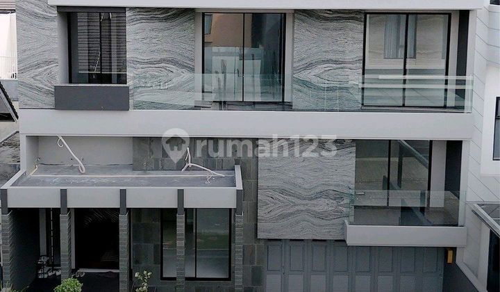Dijual Rumah Industrial Modern Citraland Utama