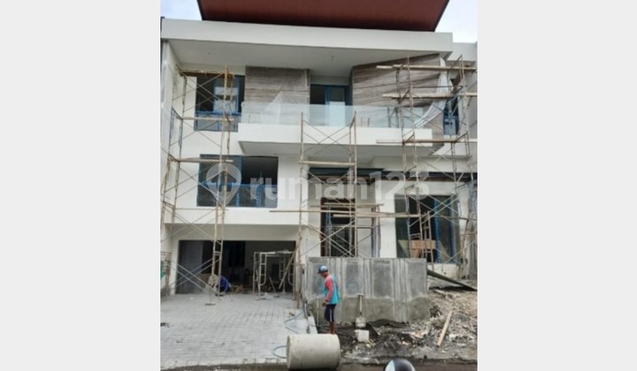 Rumah Baru Gress 2 Lantai, Bagus & Strategis, Pakuwon Indah, SBY 2