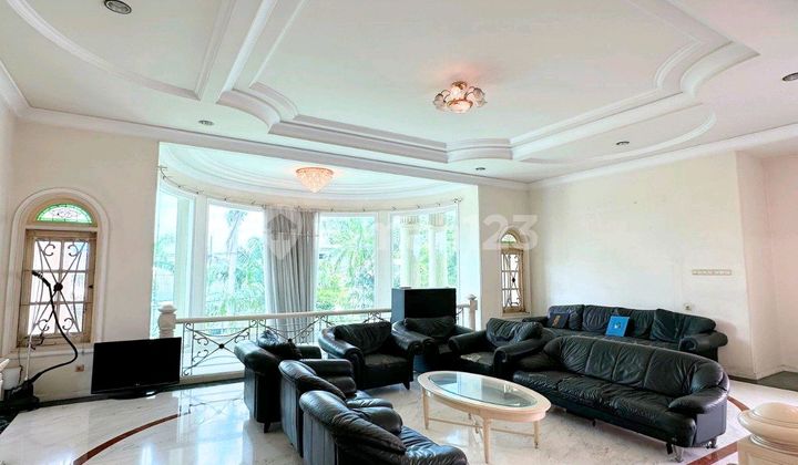 Very Rare Luxurious House in the Heart of West Surabaya 2