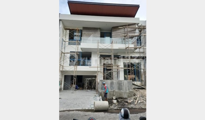 Rumah Baru Gress 2 Lantai, Bagus & Strategis, Pakuwon Indah, SBY Rumah Baru Gress 2 Lantai, Bagus & Strategis, Pakuwon Indah, SBY