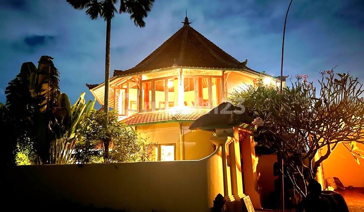 Di Jual Villa Mewah Artistik Full Furnished di Ubud Gianyar Bali - 10101Et Di Jual Villa Mewah Artistik Full Furnished di Ubud Gianyar Bali - 10101Et