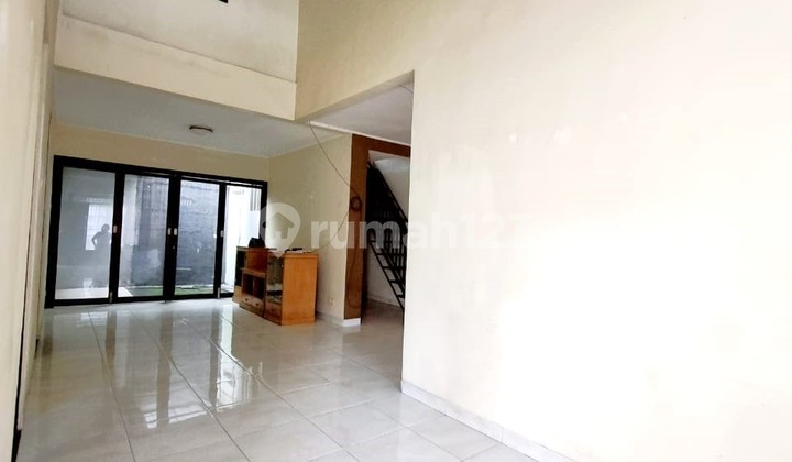 Dijual Cepat Rumah dengan Backyard di Sektor 5 Bintaro - 8204Et 2