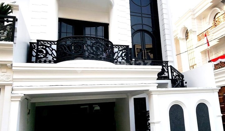 Di Jual Cepat Rumah Mewah di Jagakarsa Jaksel - 1022Et