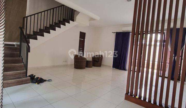 Rumah Sewa Hoek 2 Lantai Di Discovery Bintaro -4626et 2