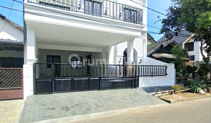 New American Classic House with Swimming Pool in Bintaro Jaya Sector 3 South Tangerang (9491) New American Classic House with Swimming Pool in Bintaro Jaya Sector 3 South Tangerang (9491)
