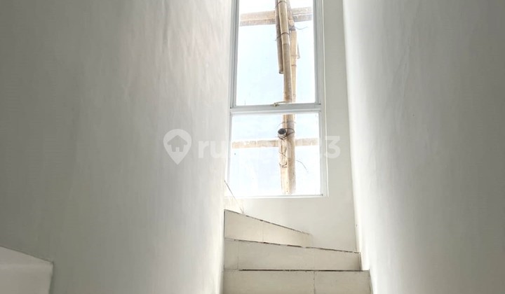 Rumah Dalam Cluster di Graha Raya -9853Et 2