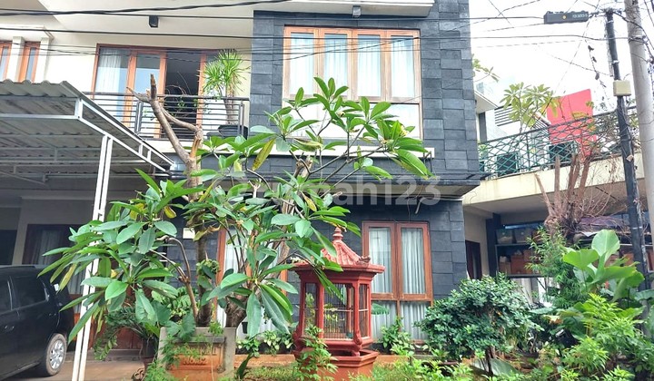 For Quick Sale Beautiful House in Puri Beta 2 Ciledug - 10096Et