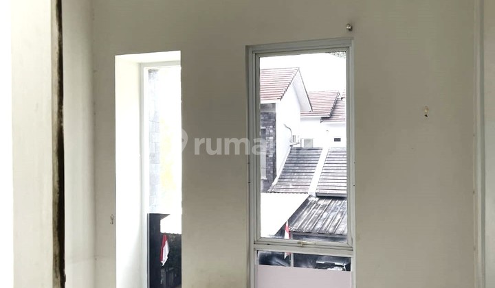 Rumah Dalam Cluster di Graha Raya -9854