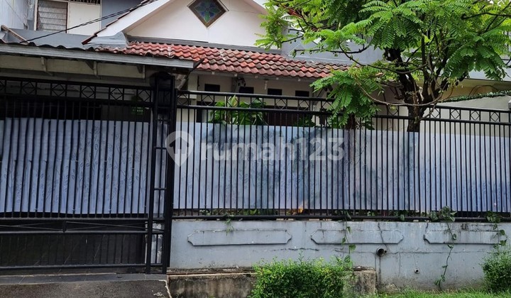 For Rent Cheap House in Sector 5 Bintaro Tangsel - 8857Et