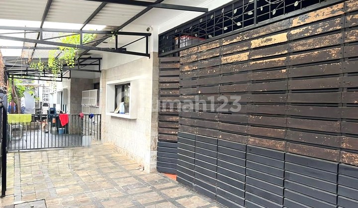 Di Jual Cepat Rumah Luas di Tebet Jaksel - 9908Et