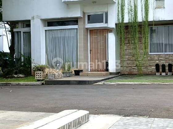 Di Jual Cepat Rumah dengan Rooftop dan Balkon di Ciputat Tangsel - 10037Et 2