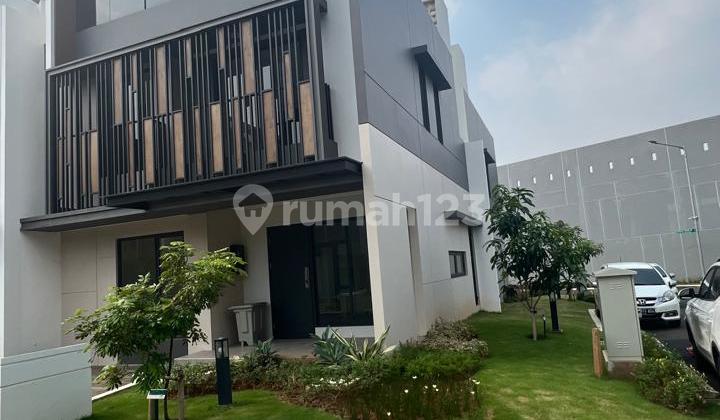 Disewakan Rumah Rapi Cluster Strozzi Symphonia Gading Serpong Unfurnished 1