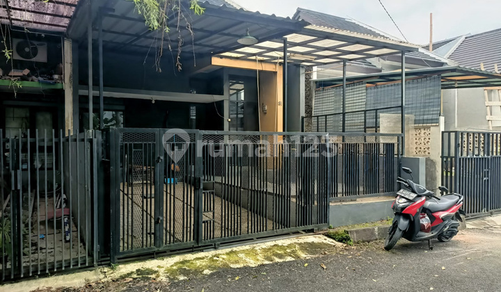 Minimalist House for Sale in Cihanjuang Complex Near City Hall 1