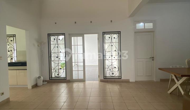 Rumah Konsep Villa Posisi HOOK  Di Sentul City 