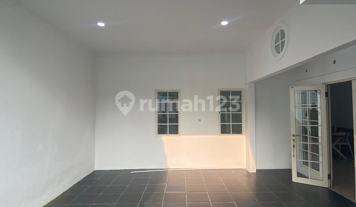 Rumah Konsep Villa Posisi HOOK  Di Sentul City 