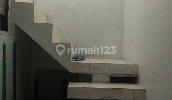 Dijual Rumah 2 Lantai Minimalis Modern 19